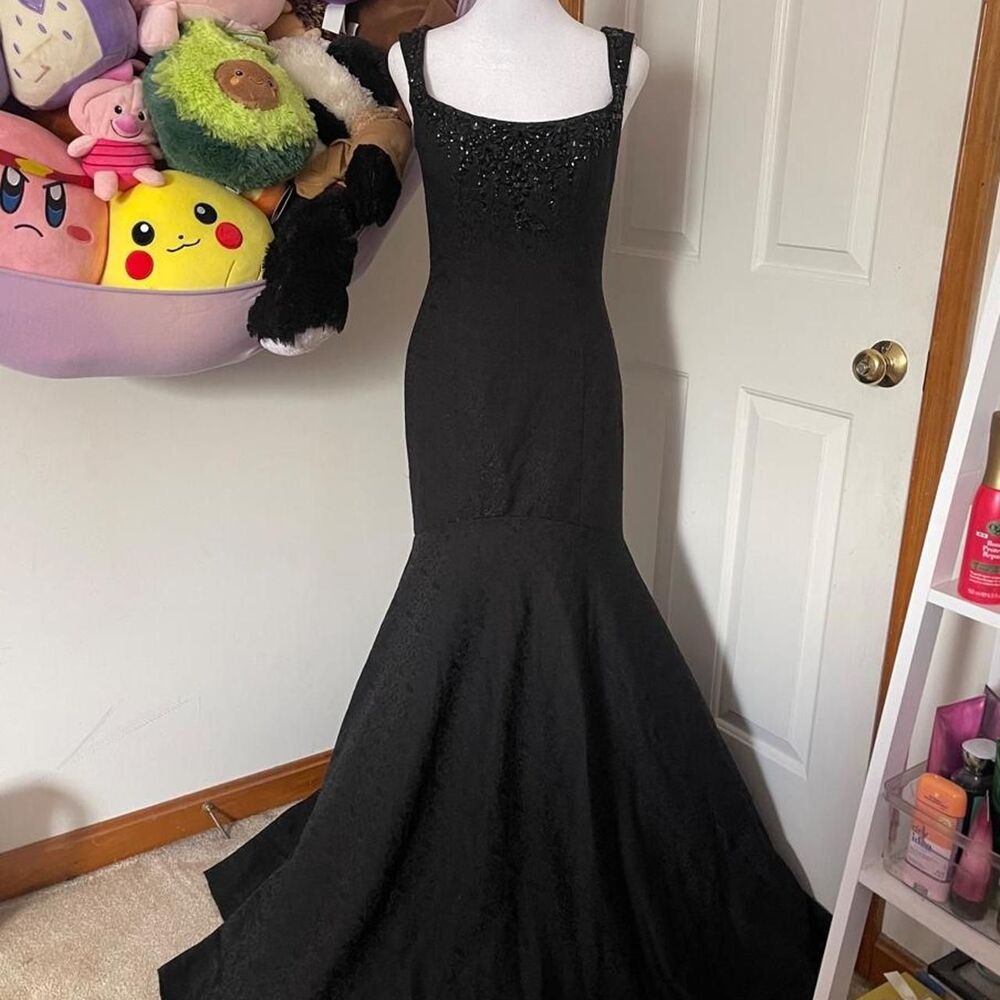 CAMILLE LA VIE BLACK MERMAID FORMAL GOWN